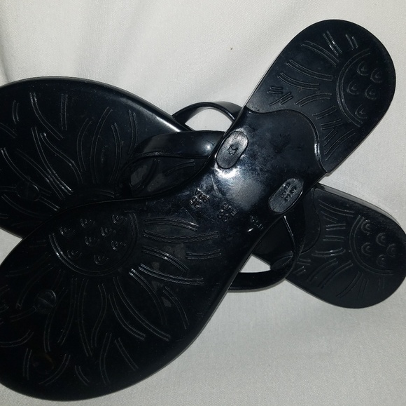 Chinese Laundry Sandals - Picture 2 of 5